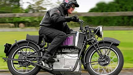 Das erste Zweitakt-Superbike