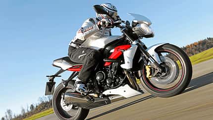 Triumph Street Triple R alt gegen neu im Top-Test