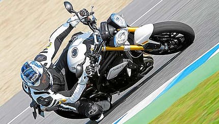 Triumph Speed Triple R schon gefahren