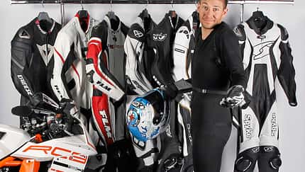 Motorrad-Bekleidung für die Haus- und Rennstrecke