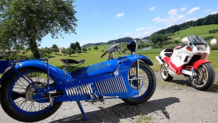 Zwei Exoten mit Radnaben-Lenkung