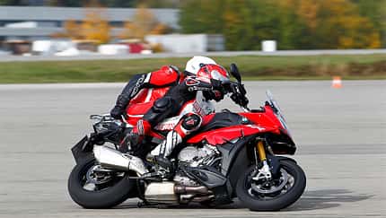 Motorräder mit Kurven-ABS im Vergleich