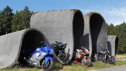 200-PS-Bikes im Praxistest