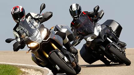 Die zwei italienischen Reiseenduros im Test