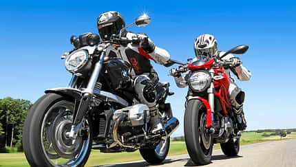 BMW R 1200 R Classic gegen Ducati Monster 1100 Evo