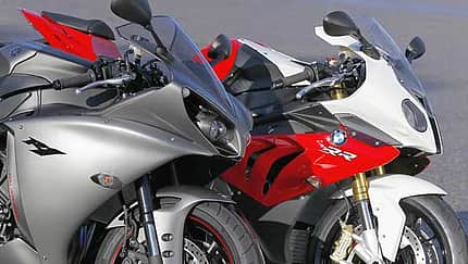 Die 2012er-Supersportler von BMW und Yamaha im Test