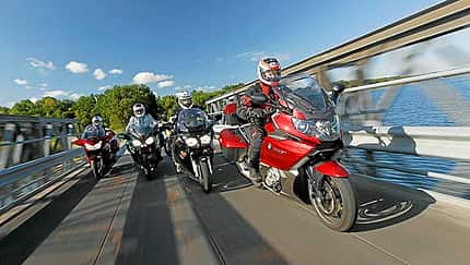 Tourer von BMW, Kawasaki, Yamaha und Honda im Vergleich