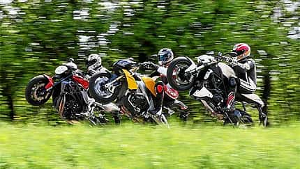 Aprilia Tuono V4 R APRC, Ducati Streetfighter, MV Agusta Brutale 1090 RR