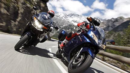 Triumph Sprint GT gegen BMW K 1300 GT