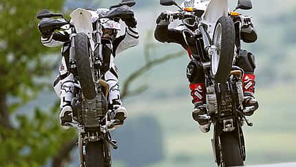 Husqvarna SM 630 gegen KTM 690 SMC