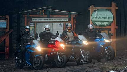 Vier Mittelklasse-Bikes mit Vollverkleidung im Vergleich