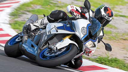 6 Sportreifen der Größe 120/70 ZR 17, 190/55 ZR 17 im Test