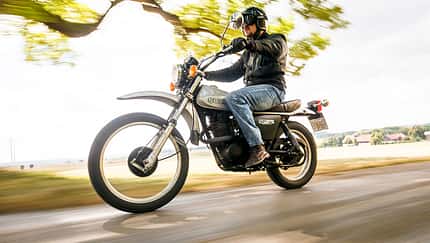 Suzukis erste große Viertakt-Enduro