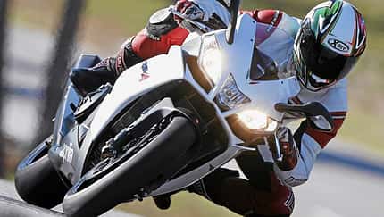 Aprilias Supersportler im Test