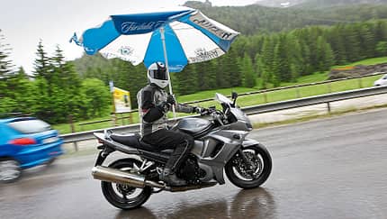 Regenschutz für Motorradfahrer