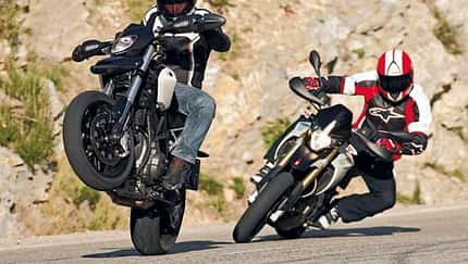 Italienische Mittelklasse-Supermotos