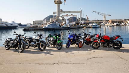 Vergleichstest: Kawasaki Z 400, KTM 390 Duke, Yamaha YZF-R3, Royal Enfield Continental GT 650, Triumph Street Triple S A2-Version, Honda CMX 500 Rebel