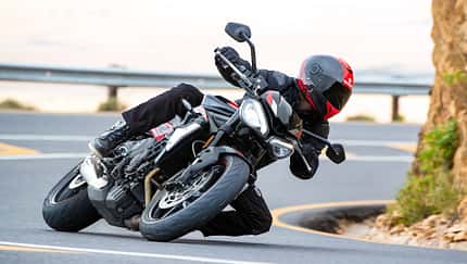 Triumph Street Triple R  Sperrfrist 11.2.13.00 Uhr