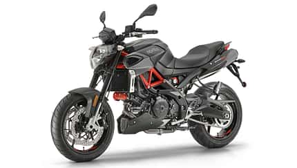 Aprilia Shiver 900.