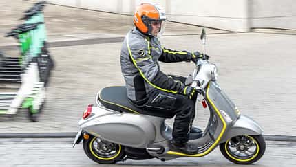 Vespa Elettrica im Fahrbericht.
