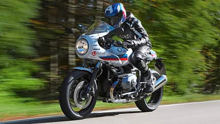 Road-Replika-Umbaukit von Wilbers für die BMW R nineT Racer.