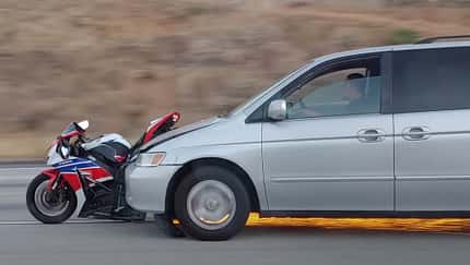 YouTube Motorrad in Auto