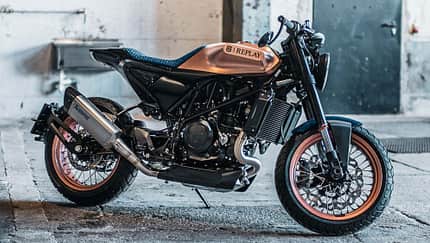 Drei Sondermodelle der 701er-Huskys