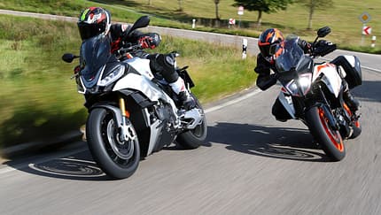 Aprilia Tuono V4, KTM 1290 Super Duke GT Vergleichstest
