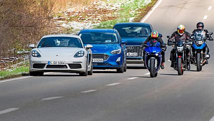 Sprit-Verbrauch Motorrad und Auto im direkten Vergleich
