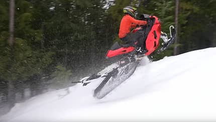 Suzuki Hayabusa World's fastest snow bike Schneemobil-Umbau von Grind Hard Plumbing Co mit Polaris Timbersled Riot 3