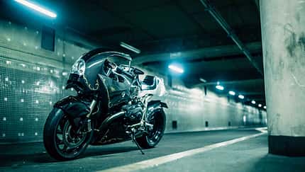 BMW HP2 Cherry's Company Midnight Racer