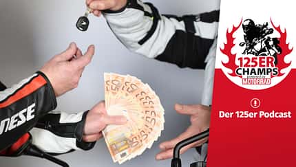 Motorradkauf, Geldübergabe