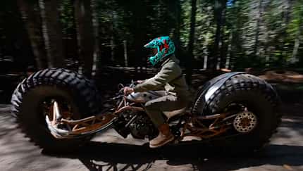 Grind Hard Monster Chopper mit KTM-V2