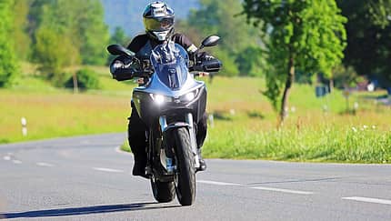 Pendeln mit einem Elektromotorrad