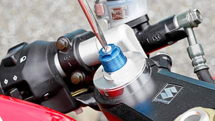 Motorrad-Fahrwerk einstellen