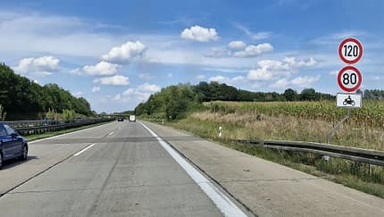 Tempolimit 80 für Motorräder auf der A7