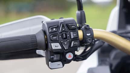 BMW R 1300 GS ASA vs. Honda Africa Twin DCT