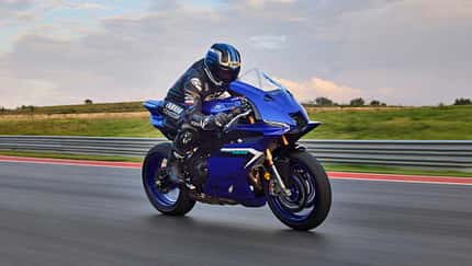 Yamaha R9 2025