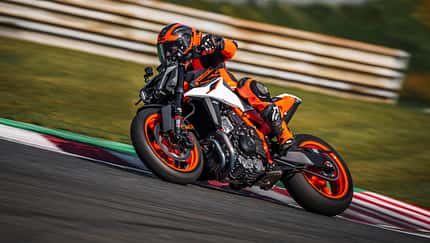 KTM 990 Duke R (2025)