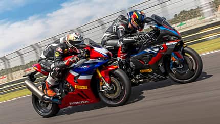 BMW M 1000 RR, Honda CBR 1000 RR-R Fireblade SP Track-Test