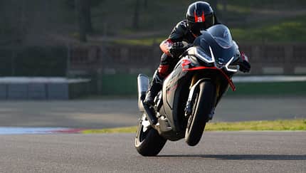Aprilia Tuono V4 oder RSV 4 besser Was ist besser: Aprilia Tuono V4 oder RSV 4