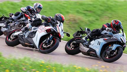 Vergleichstest Aprilia RS 660 Factory, CFMoto 675 SR-R und Zontes 703 RR Vergleichstest Aprilia RS 660 Factory, CFMoto 675 SR-R und Zontes 703 RR