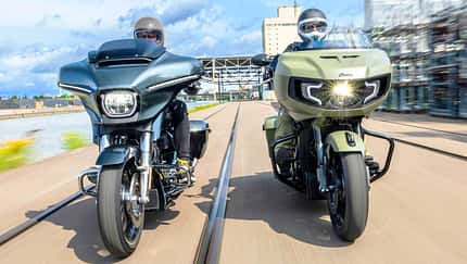 Harley-Davidson Street Glide, Indian Challenger Dark Horse 112 PowerPlus Vergleichstest