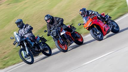 KTM 990 Duke, Rieju Rally 307, Ducati Panigale V2S