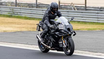 BMW S 1000 RR (2027) auf der Nürburgring-Nordschleife (07/2026) BMW S 1000 RR (2027) auf der Nürburgring-Nordschleife (07/2026)