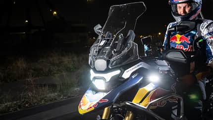 Triumph Tiger 1200 Rally (2027) Teaser mit Sam Sunderland (09/2026)