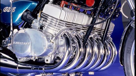 Kawasaki 7-Zylinder-Zweitakt KH 606 von Simon Whitelock (Edelbike PS 1999)