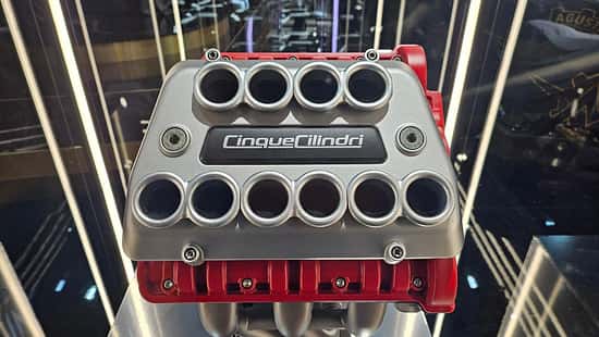 VR5-Motor von MV Agusta Fünfzylinder mit Square-Architektur