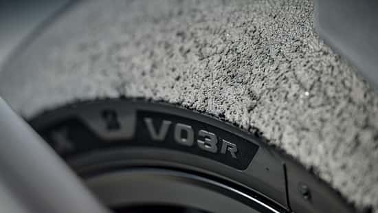 Bridgestone V03 Slick im Test