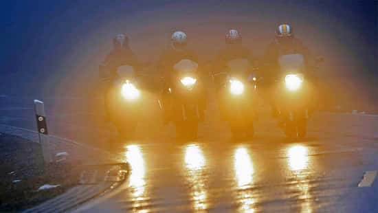 Dunkel Dunkelheit nass Nässe kalt Kälte